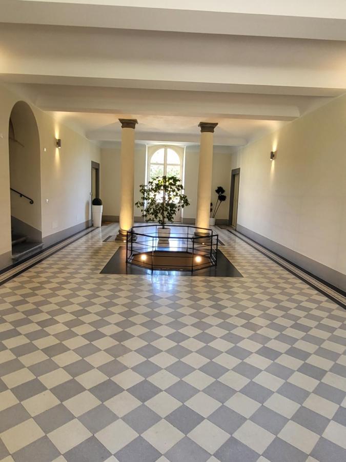 La Villa Apartments - Convenient For Sardinia And Corsica - 4 Beds - Private Parking Included With Camera Livorno Kültér fotó